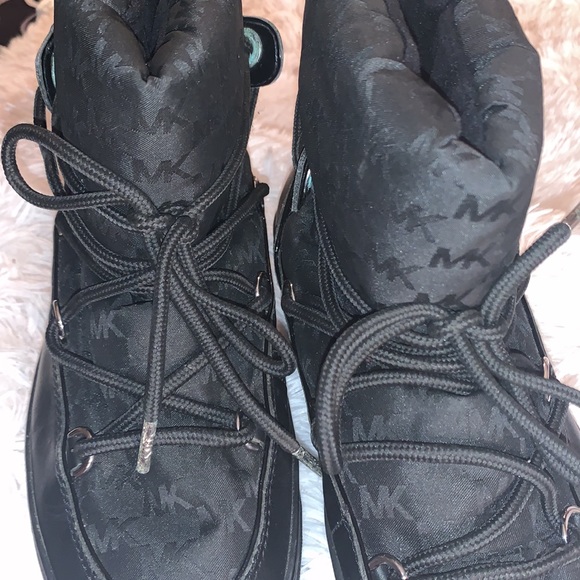 🖤MICHAEL KORS SNOW BOOTS🖤 - Picture 11 of 16